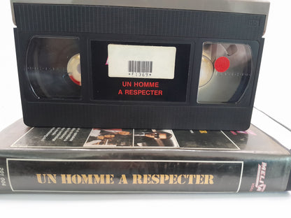 VHS : "Un Homme à Respecter" kirk douglas