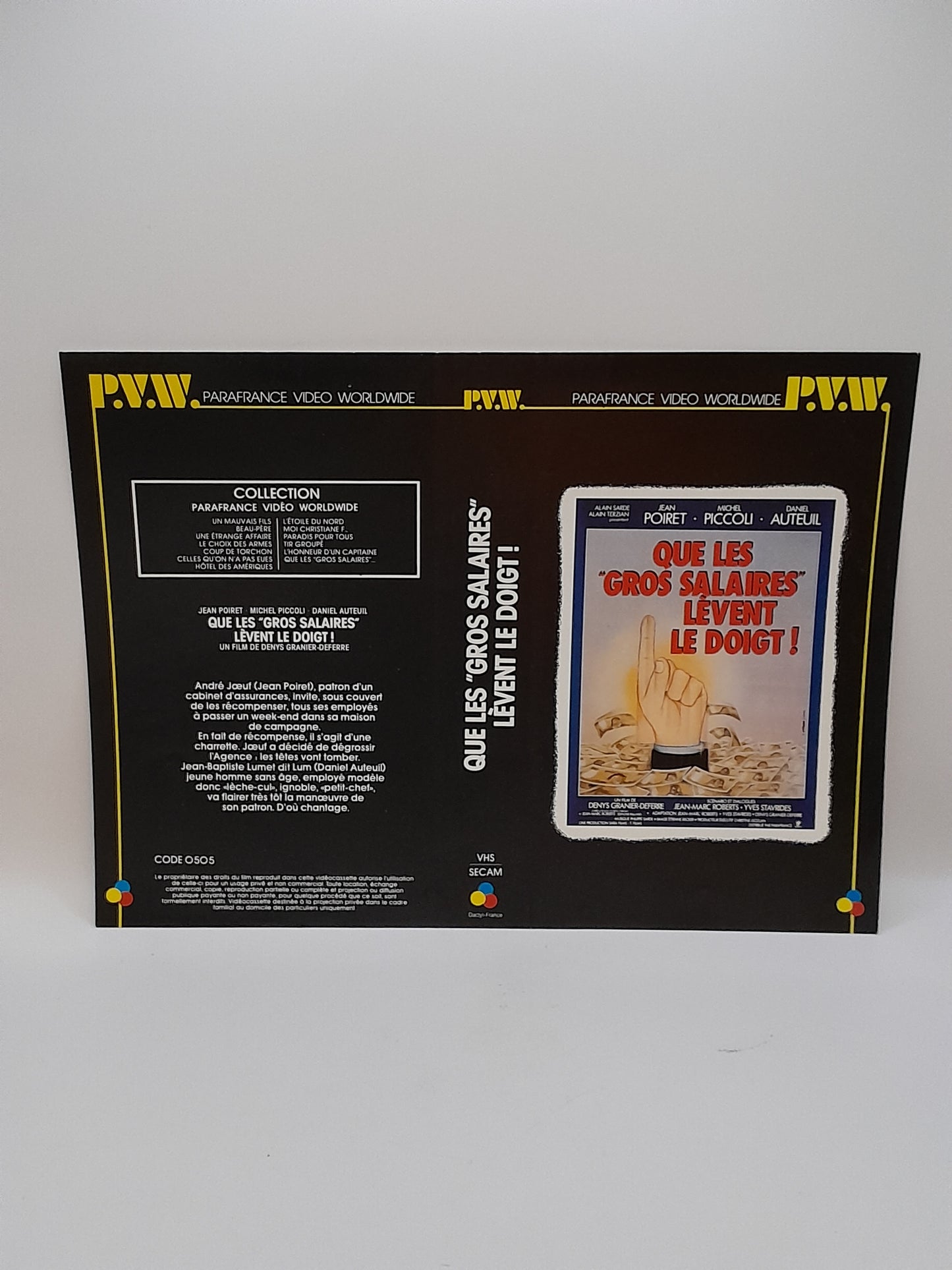 Jaquette VHS  Film : "Que les gros salaires lèvent le doigt"