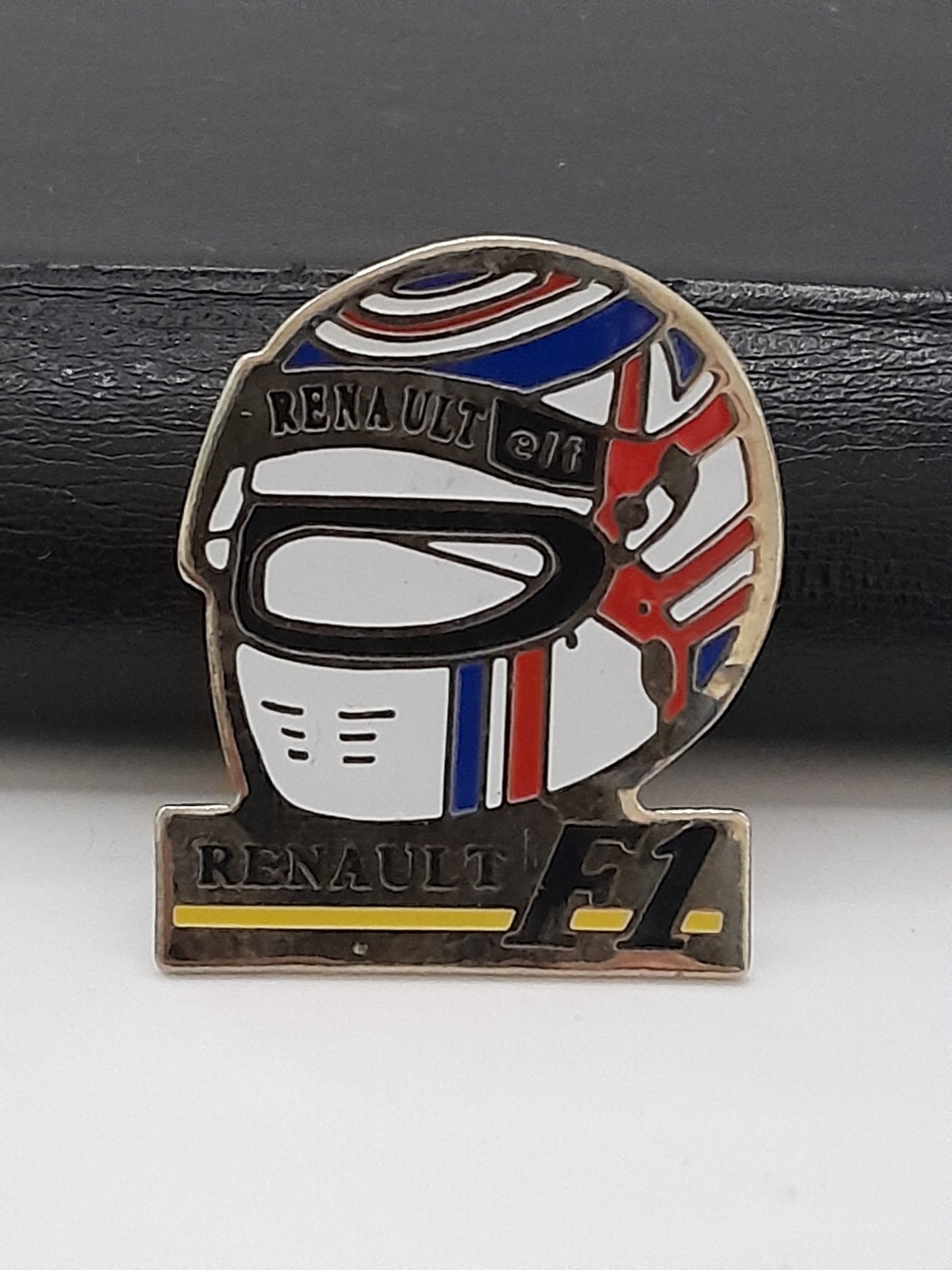 Pin's Renault F1 ELF