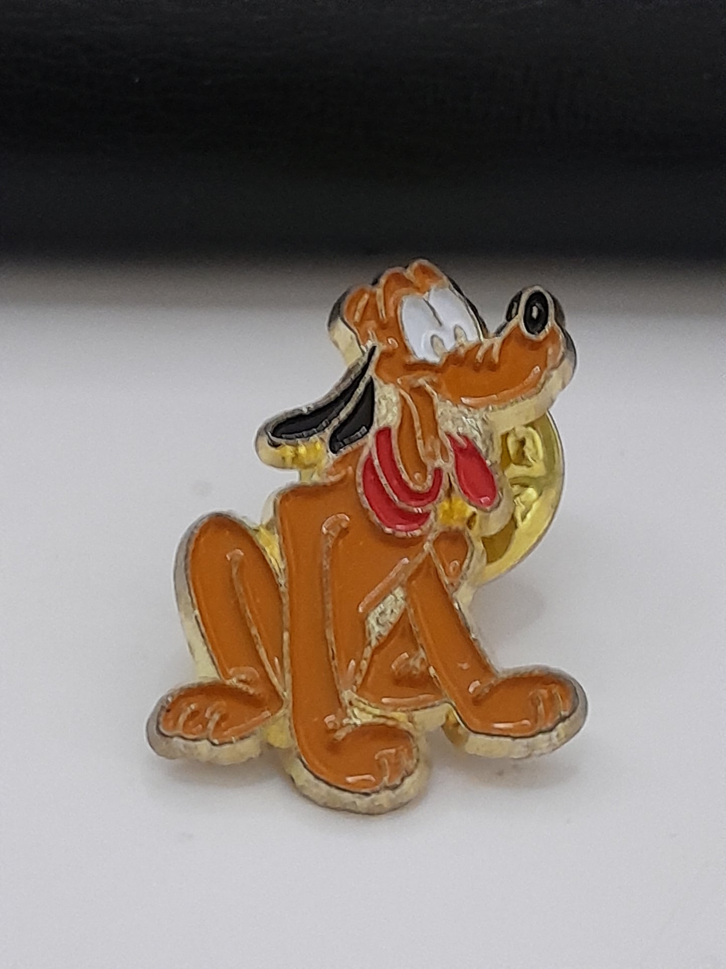 Pin's Disney de Pluto,