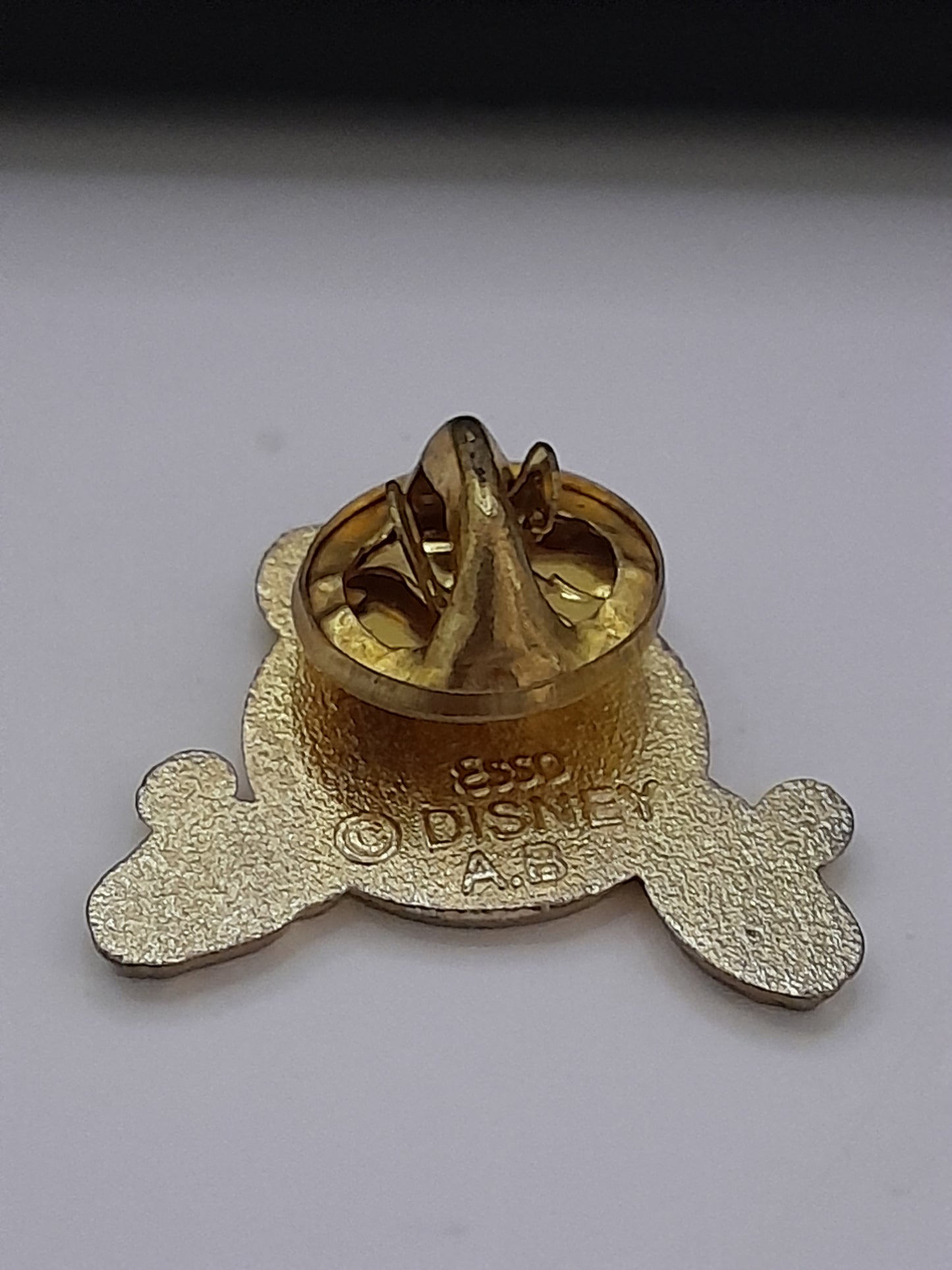 Pin's Mickey Mouse signé Disney AB