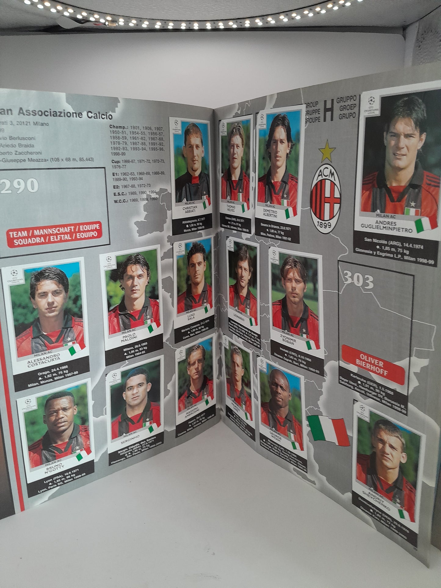 Album Panini UEFA Champions League manque 102 images bon de commande present