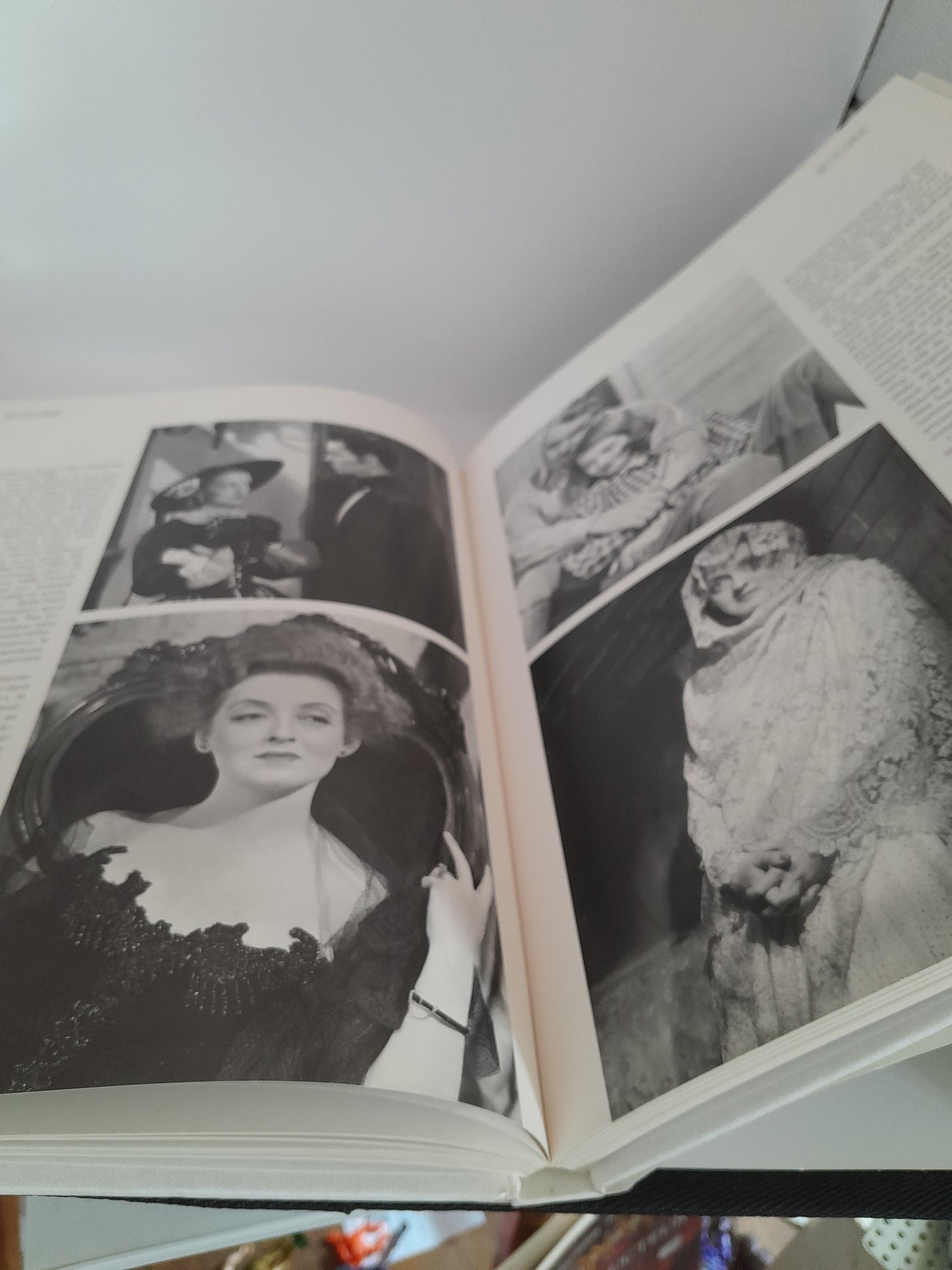 Livre ,Les grandes dames du cinéma édition Grund tbe