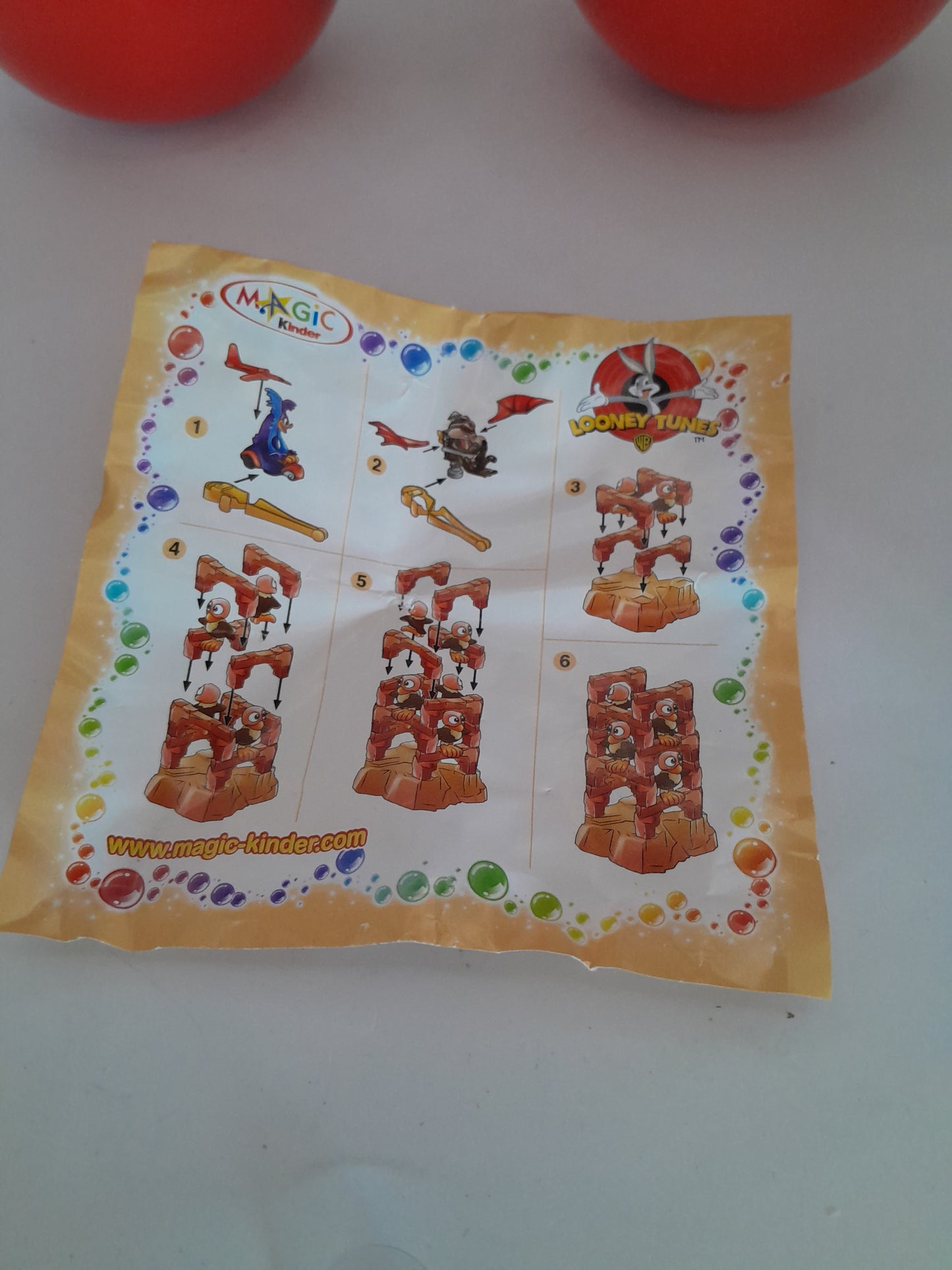 Grand Kinder Magic Looney Tunes Bib bip et coyote neuf