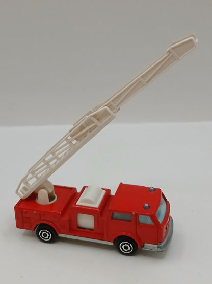Véhicule Majorette Pompier ech 1/100 n°207