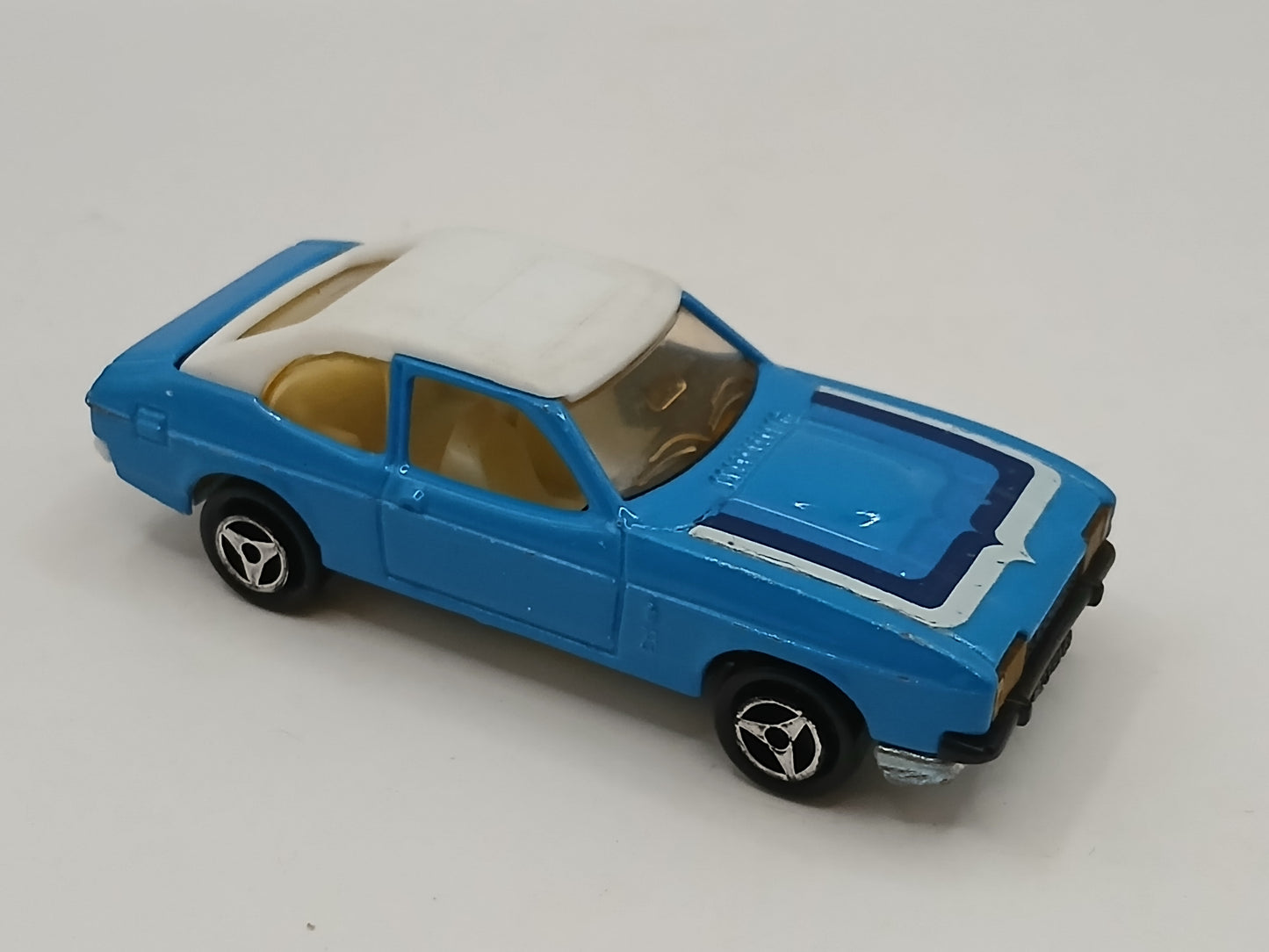 Véhicule Majorette Ford Capri ech 1/60 n°251