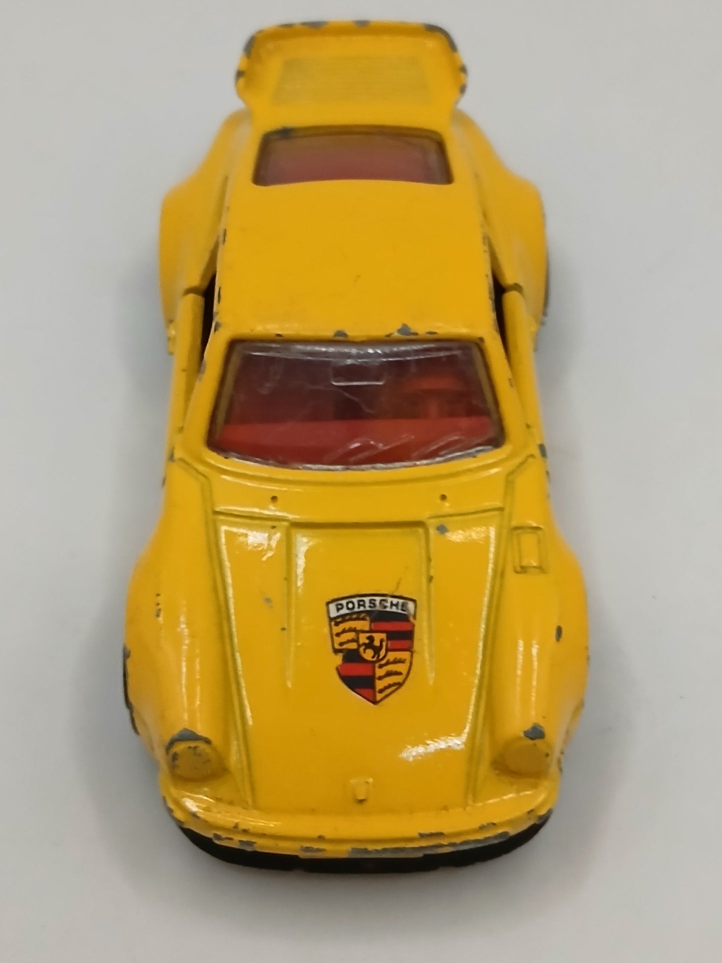 Véhicule Majorette Porche 911 ech 1/57  Porsche  911  Turbo  -  giallo MAJORETTE  -  N.  209  -  SCALA  1/57 MADE  IN  FRANCE