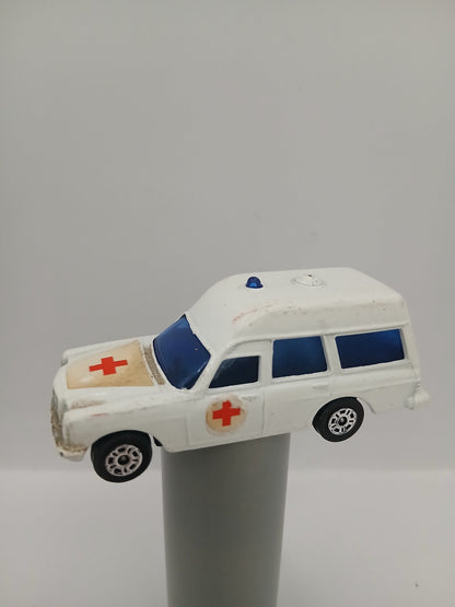 Véhicule Corgi Juniors Mercedes Benz 2200 Ambulance