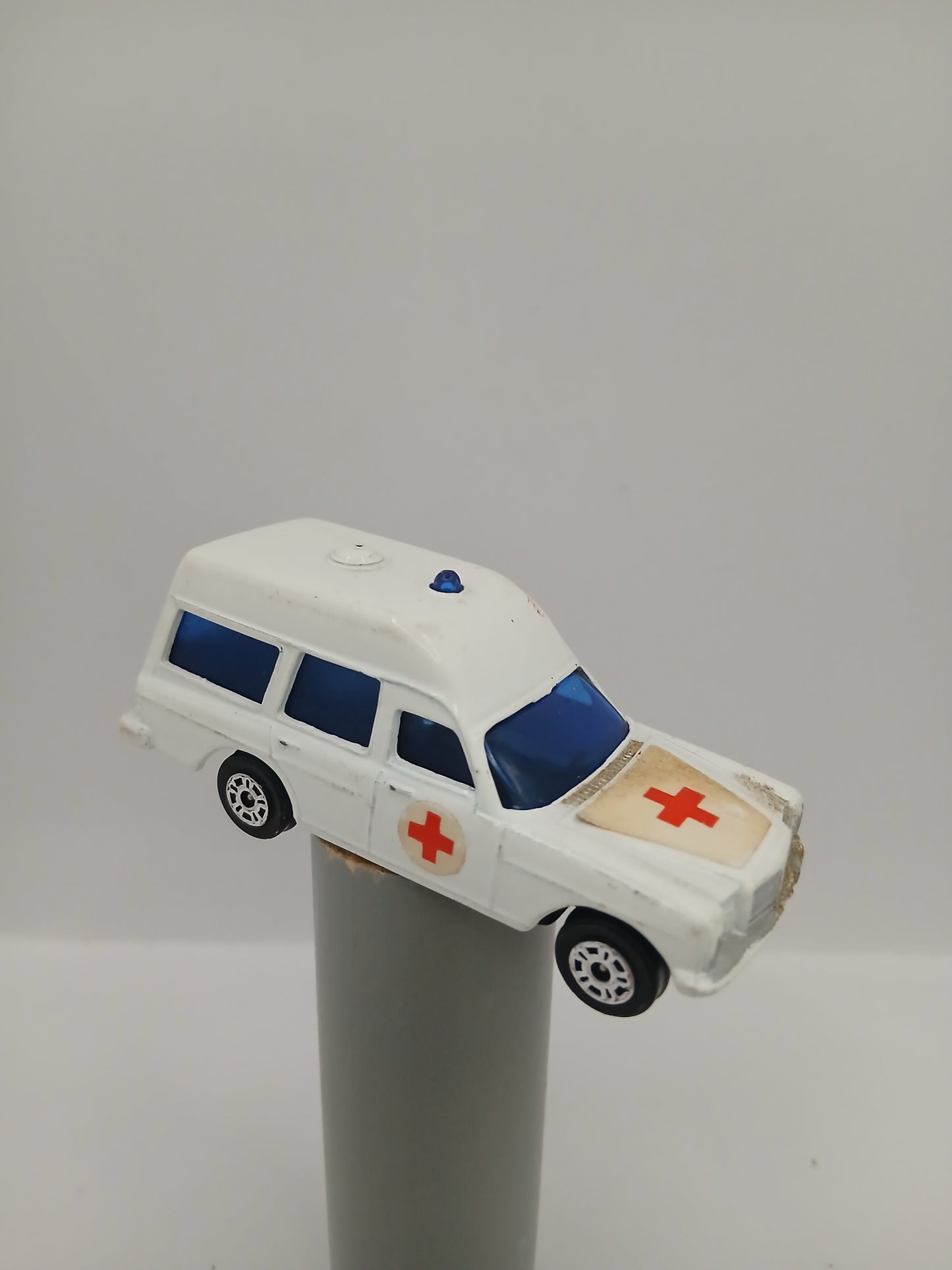 Véhicule Corgi Juniors Mercedes Benz 2200 Ambulance